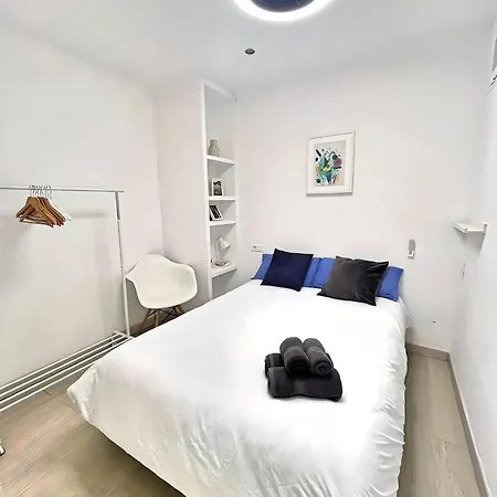 Excellent Location Centro Historico 2 Bed Flat *