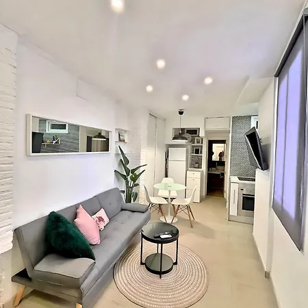 Excellent Location Centro Historico 2 Bed Flat *
