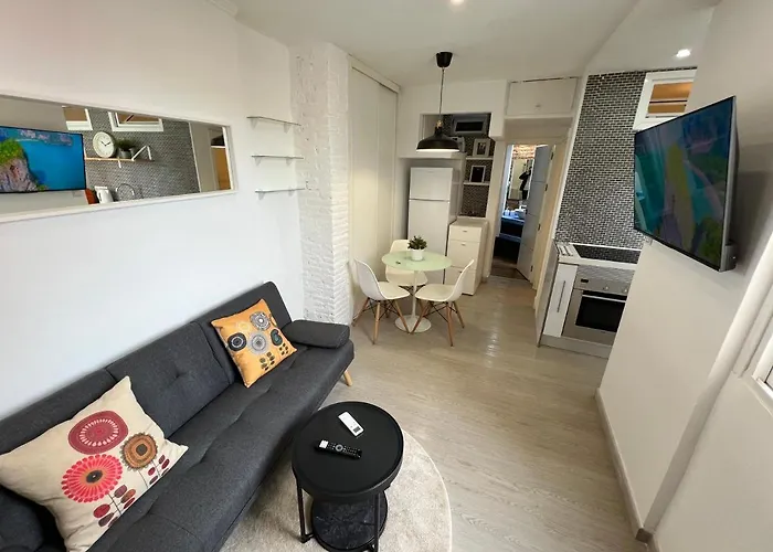 Excellent Location Centro Historico 2 Bed Flat *