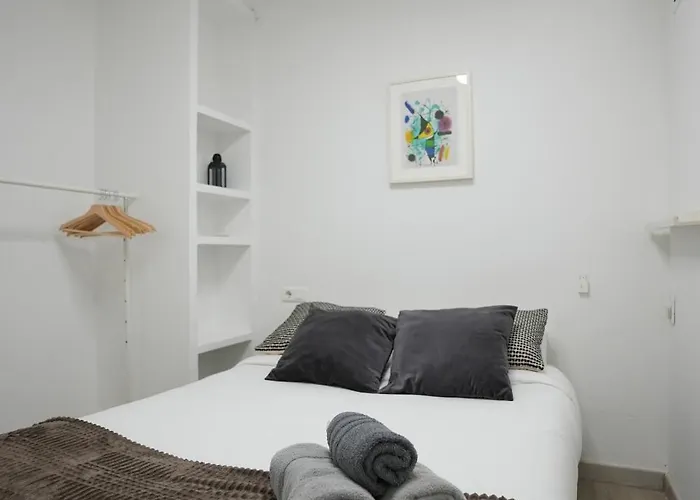 Excellent Location Centro Historico 2 Bed Flat Málaga