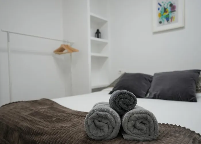 Excellent Location Centro Historico 2 Bed Flat Málaga