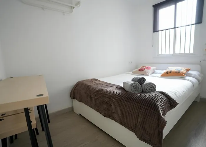 Excellent Location Centro Historico 2 Bed Flat *