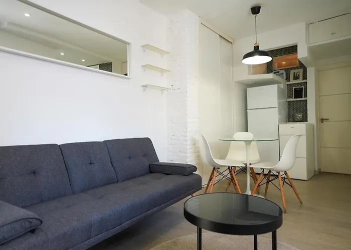 Excellent Location Centro Historico 2 Bed Flat *