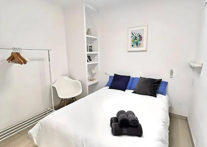 Excellent Location Centro Historico 2 Bed Flat *