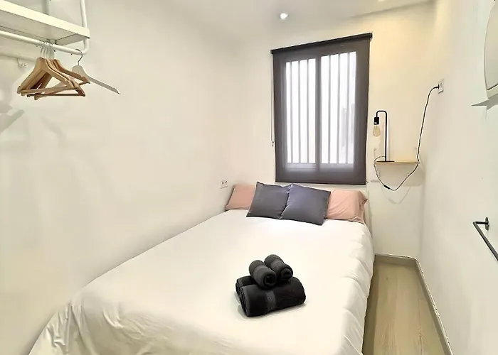 Excellent Location Centro Historico 2 Bed Flat Málaga